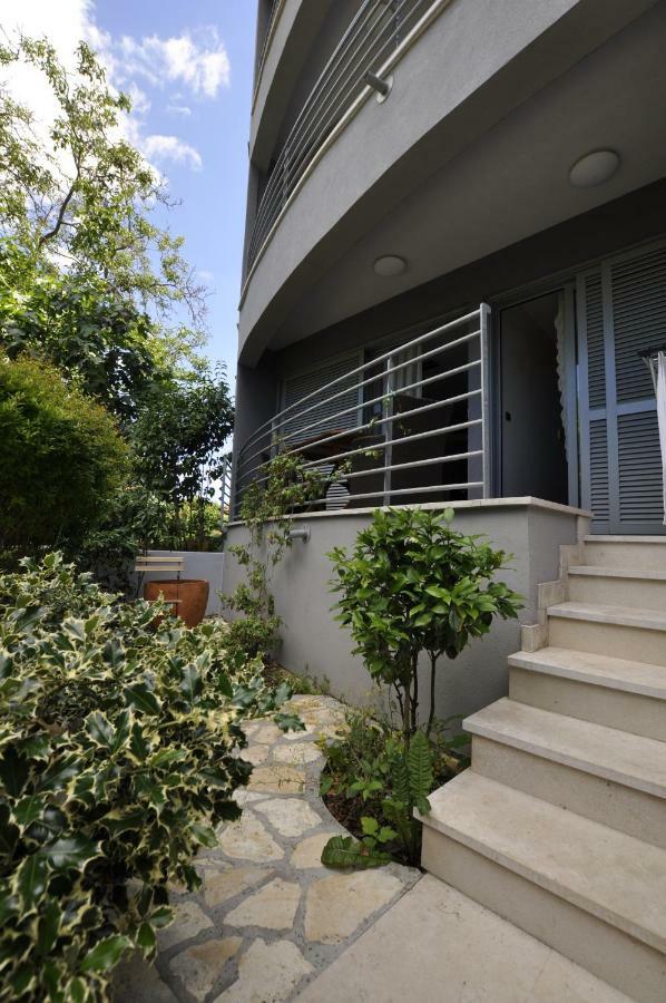 Apartment Alessia Apartments-top Location And Garage Parking